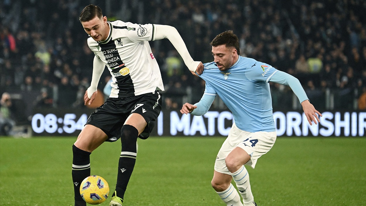 Osimhen için 75 milyon euro isteyen Napoli, yeni golcüsünü 35 milyon euroya transfer ediyor