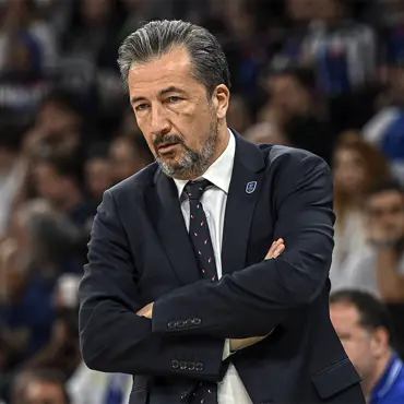 Anadolu Efes'te Luca Banchi'nin ayrılığı resmiyet kazandı