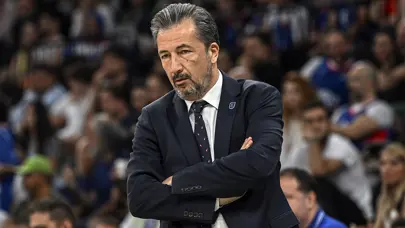 Anadolu Efes'te Luca Banchi'nin ayrılığı resmiyet kazandı