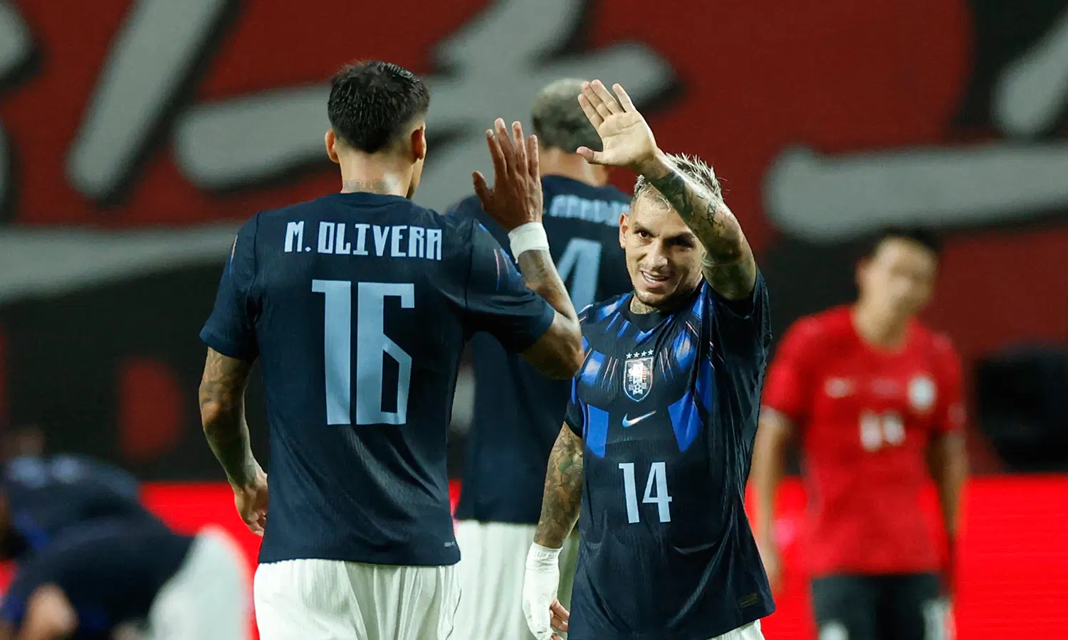Beşiktaşlı Oh ve Galatasaraylı Torreira karşı karşıya geldi: Uruguay şov yaparak kazandı