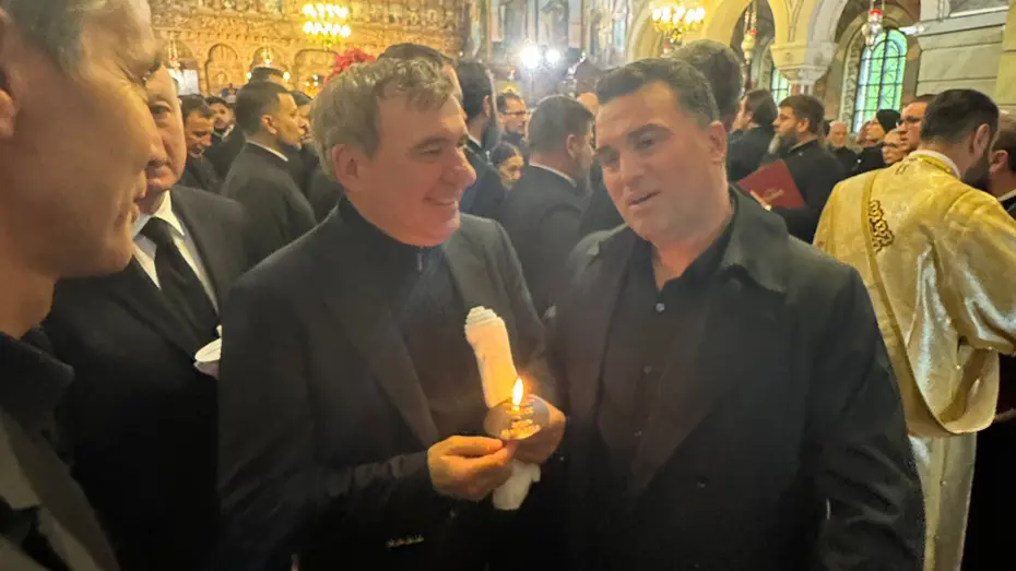 Mircea Lucescu'ya son görev: Galatasaray'ın eski yıldızları da oradaydı - 3 Mircea Lucescu'ya son görev: Galatasaray'ın eski yıldızları da oradaydı - 3