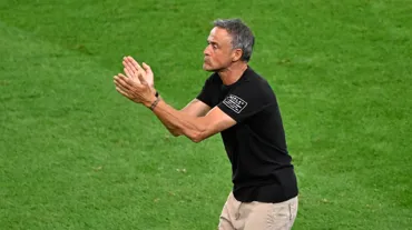 Luis Enrique'nin köprücük kemiği kırıldı