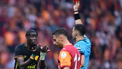 Trio ekibi "Skandal" dedi, Galatasaray-Göztepe maçının tartışmalı pozisyonlarını yorumladı