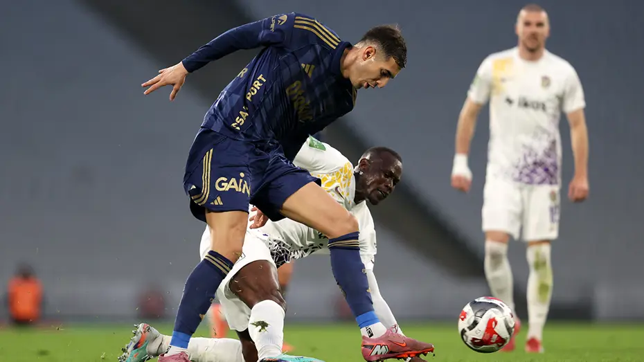 Trio'dan Fenerbahçe maçındaki penaltı pozisyonuna olay yorum: "Bunu nasıl yapar?" - 3 Trio'dan Fenerbahçe maçındaki penaltı pozisyonuna olay yorum: "Bunu nasıl yapar?" - 3