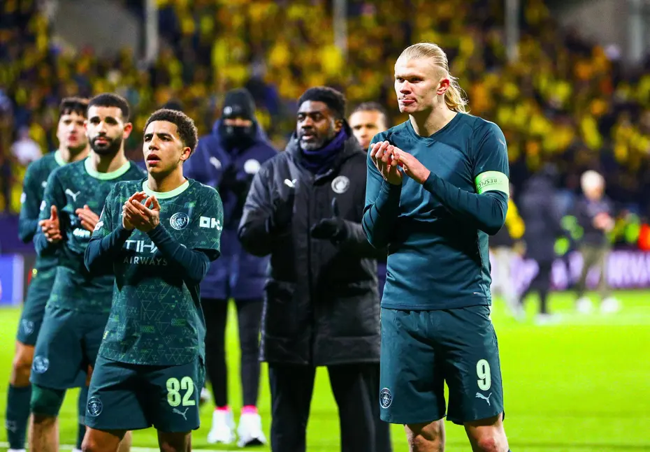 Manchester City futbolcuları, Bodo/Glimt yenilgisi sonrası taraftarlardan böyle özür diledi - 2