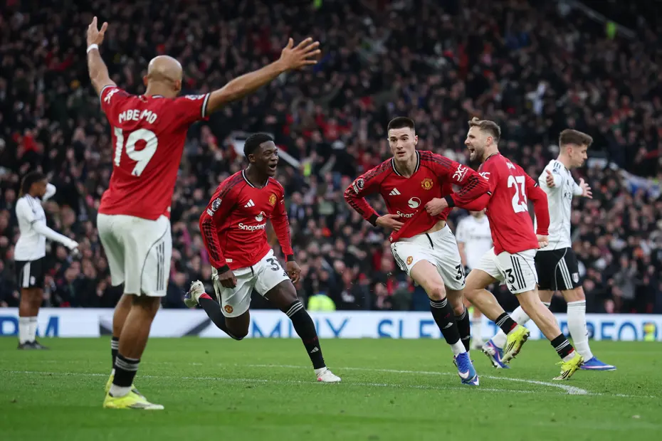 Manchester United'dan üst üste 3. galibiyet: Sesko tribünleri coşturdu