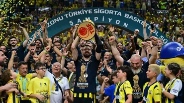 Şampiyonluğun ardından Fenerbahçe Beko'da ayrılık açıklandı