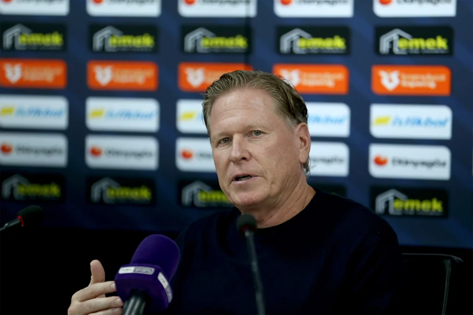 Süper Lig'de 6. teknik direktör ayrılığı: Başkan açıkladı, hocaya veda edildi - 1