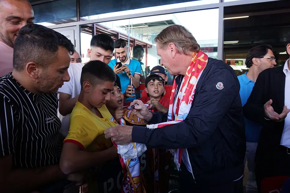 Kayserispor yeni teknik direktörüne kavuştu - 3 Kayserispor yeni teknik direktörüne kavuştu - 3