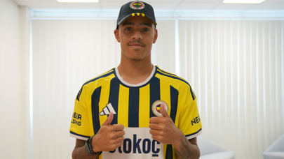 Fenerbahçe'nin rekor transferi Mason Greenwood, İstanbul'da: "Bu maceraya başlamak için hazırım" Fenerbahçe'nin rekor transferi Mason Greenwood, İstanbul'da: "Bu maceraya başlamak için hazırım"