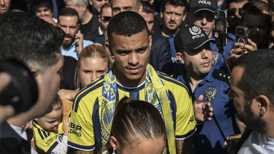 Fenerbahçe'nin rekor transferi Mason Greenwood, İstanbul'da: "Bu maceraya başlamak için hazırım" - 3 Fenerbahçe'nin rekor transferi Mason Greenwood, İstanbul'da: "Bu maceraya başlamak için hazırım" - 3