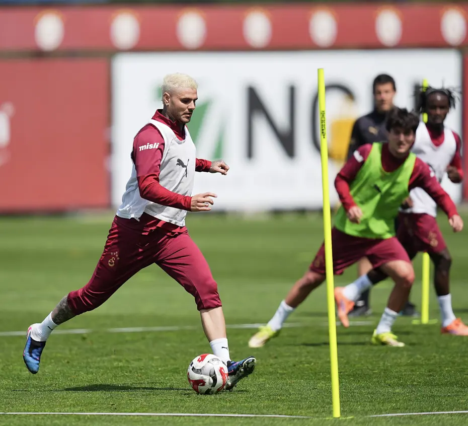 Galatasaray, taraftarıyla bir araya geliyor - 3