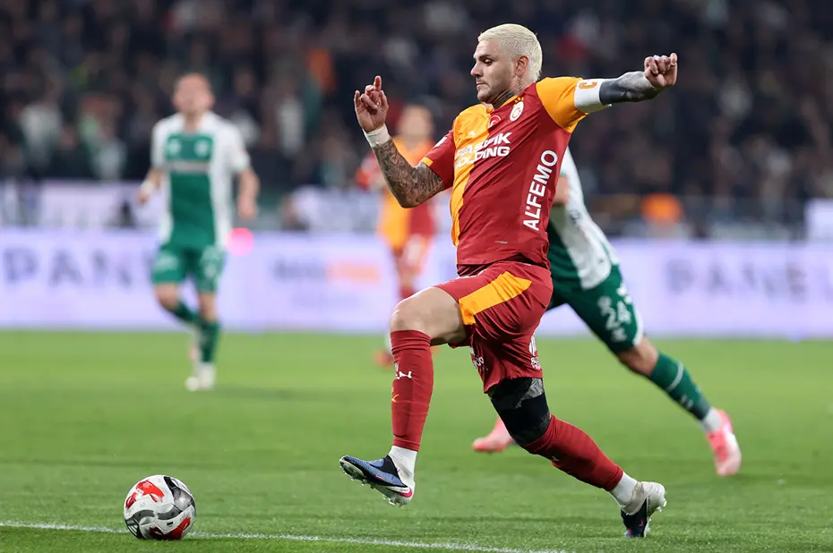 "3 puan kaybının sorumlusu Okan Buruk'tur" | Spor yazarları Galatasaray için ne dedi? - 2