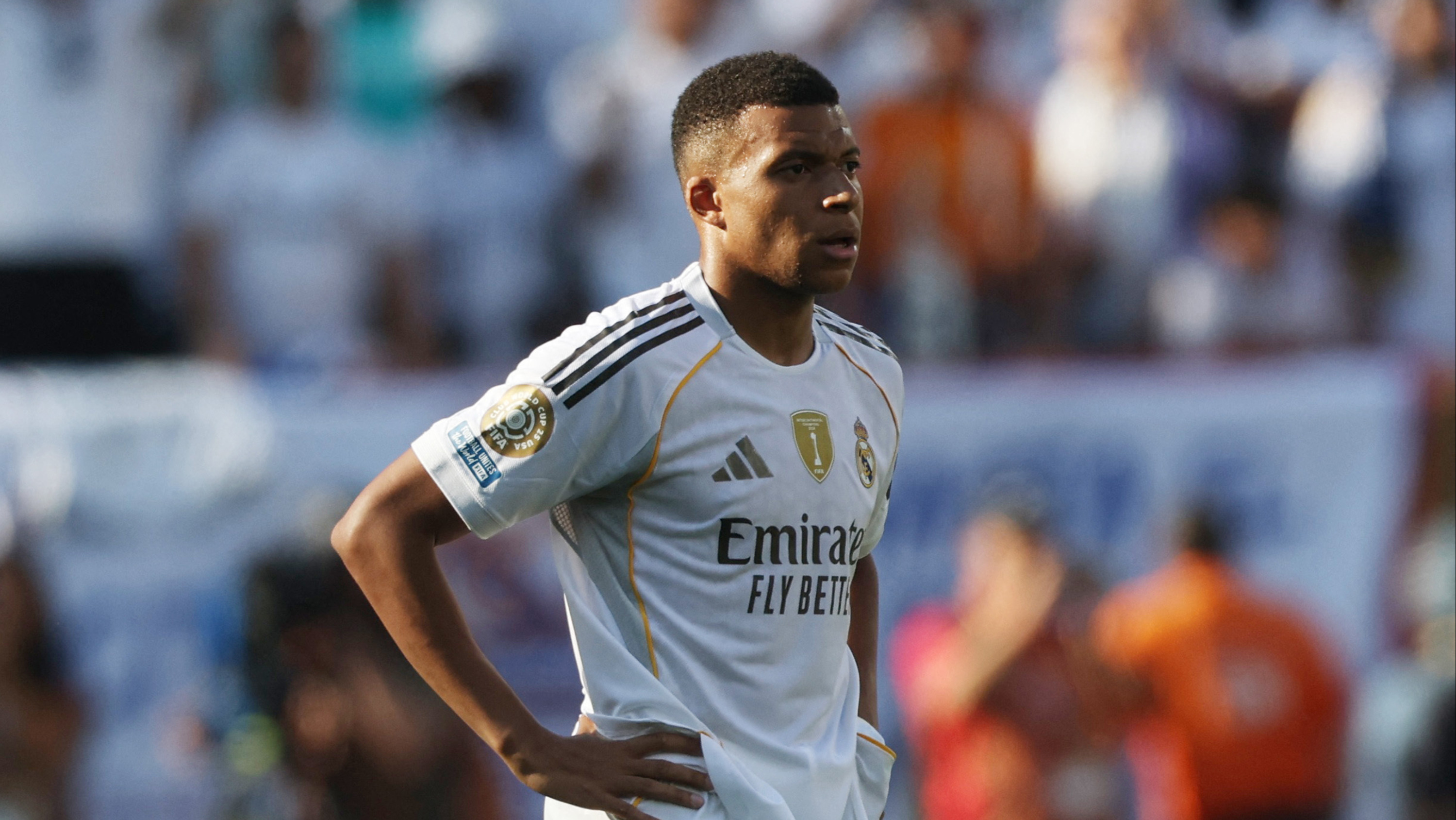 Mbappe binlerce euroluk prim dağıttı: Polislere soruşturma açıldı