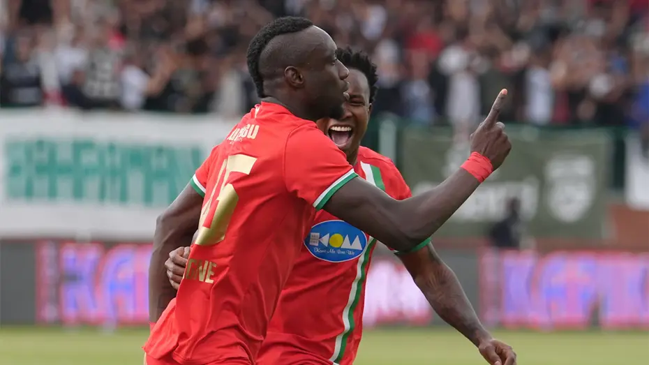 Mbaye Diagne maç sonrası "Geri dönüyorum" diyerek canlı yayında bombayı patlattı - 2