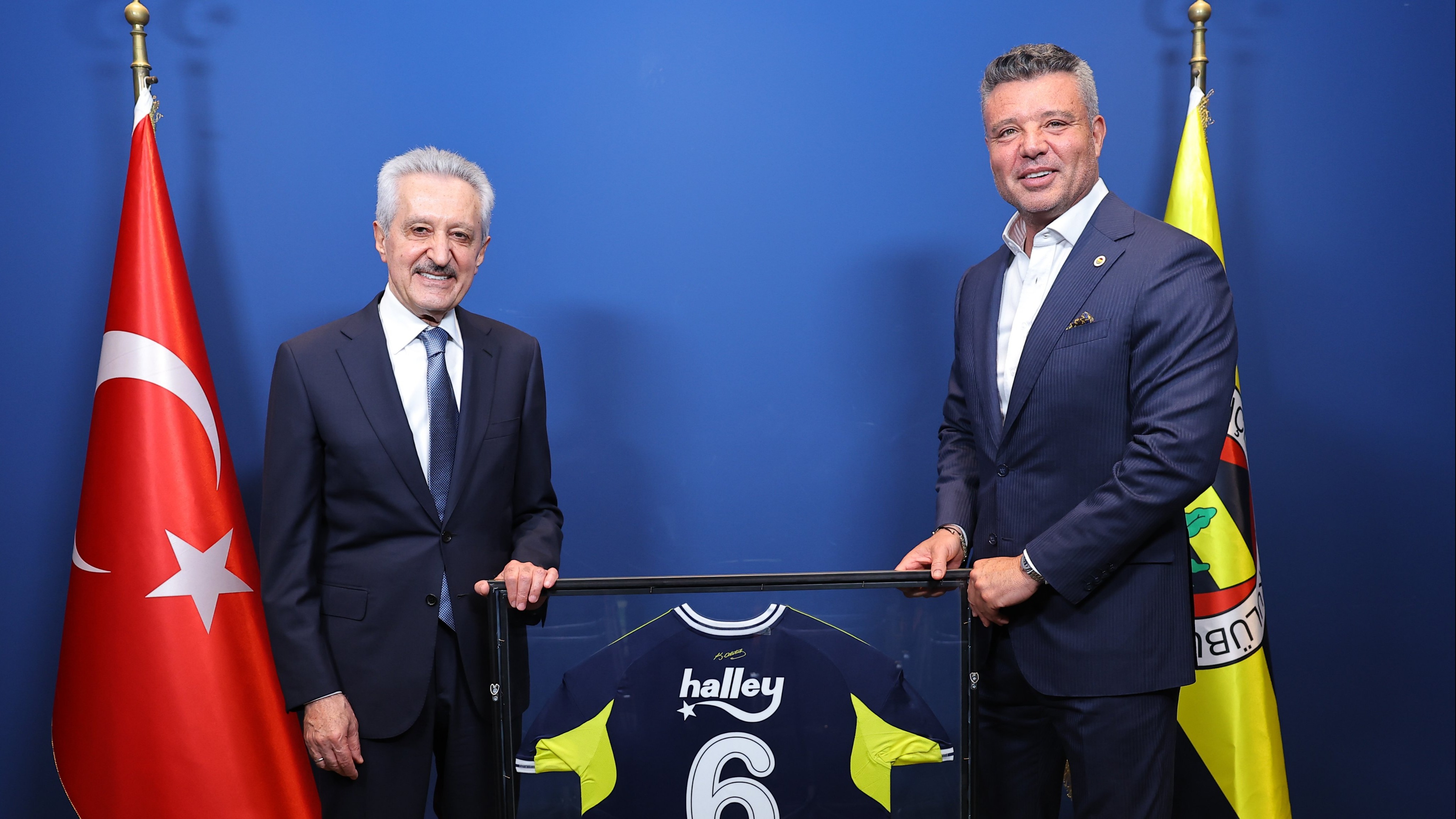 Fenerbahçe'de forma altına yeni sponsor