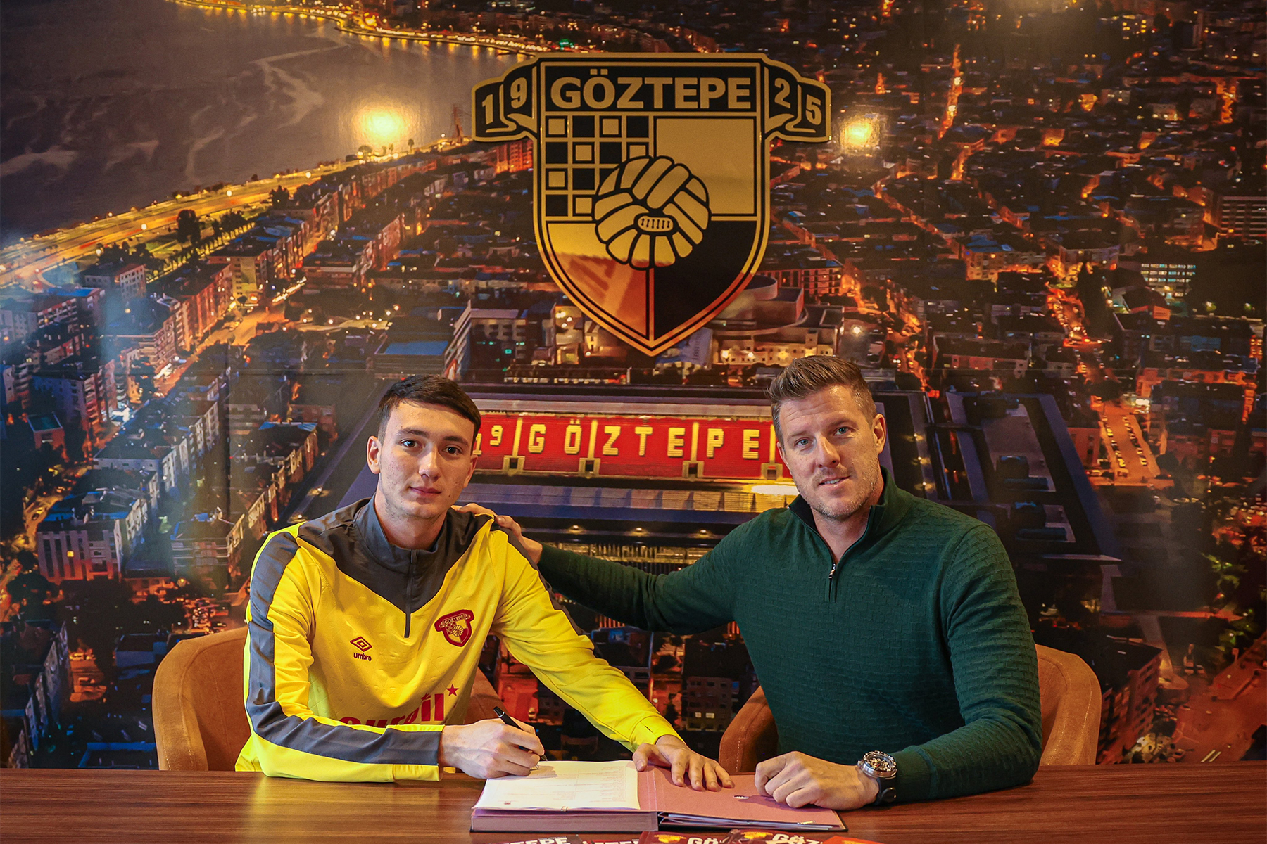 Göztepe Kalesine Genç Bir 'Gel Bakalım' Dedi: Mehmet Şamil Öztürk Eldivenleri Taktı!