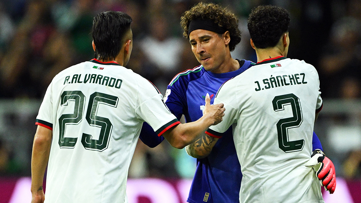 Meksika, Dünya Kupası'nda ilki başardı! Ochoa rekoru kırdı