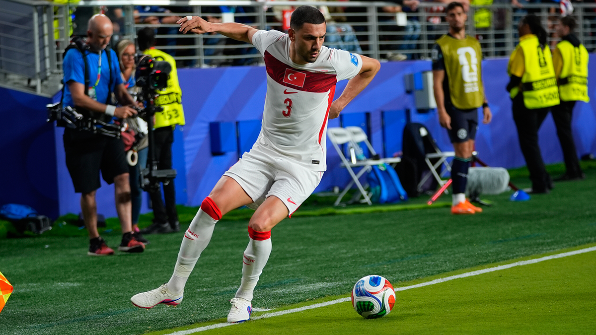 Merih Demiral'dan Paraguay Sonrası Özür Maratonu: '75 Şut Çektik Ama Olmayınca Olmuyor!'
