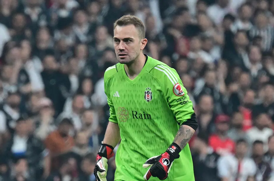 Sergen Yalçın neye uğradığını şaşırdı: Milli futbolcu ayrılmak istediğini Beşiktaş'a iletti - 2 Sergen Yalçın neye uğradığını şaşırdı: Milli futbolcu ayrılmak istediğini Beşiktaş'a iletti - 2