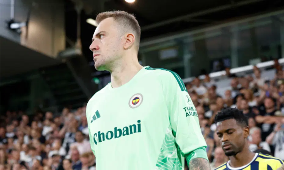 Fenerbahçe'de Mert Günok şoku! İsmail Kartal'ın kaleyi emanet edeceği isim belli oldu - 2 Fenerbahçe'de Mert Günok şoku! İsmail Kartal'ın kaleyi emanet edeceği isim belli oldu - 2