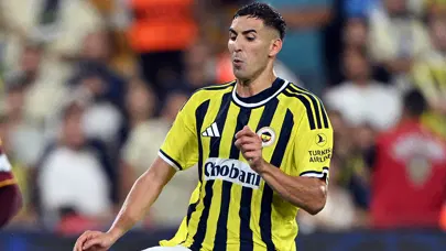 Fenerbahçe'de Mert Müldür için yeni karar! Aziz Yıldırım "Niye faydalanmıyoruz" diye sormuştu Fenerbahçe'de Mert Müldür için yeni karar! Aziz Yıldırım "Niye faydalanmıyoruz" diye sormuştu