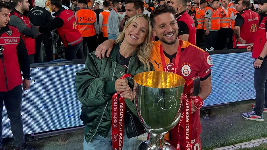 Dries Mertens geri dönüyor! Müjdeyi eşi verdi - 2 Dries Mertens geri dönüyor! Müjdeyi eşi verdi - 2