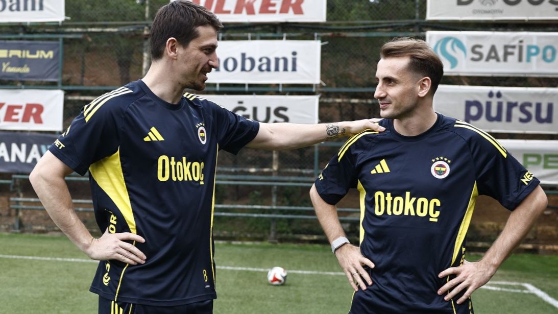 Fener'de Aşk Bacayı Sardı: Mert Hakan, Eski Rakip Kerem'i Bağrına Bastı!