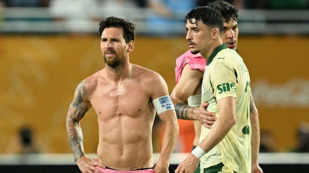 Tribüne bakan Messi şoke oldu: Teklif ayrı, teklifi yapan ayrı olay