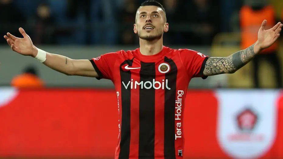 Trabzonspor, yerli havuzunu güçlendiriyor: Anlaşma sağlandı - 2 Trabzonspor, yerli havuzunu güçlendiriyor: Anlaşma sağlandı - 2