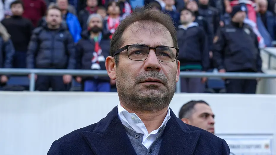 Süper Lig'de olay hoca ayrılığı! Daha 2 ay önce gelmişti, apar topar gönderildi - 3 Süper Lig'de olay hoca ayrılığı! Daha 2 ay önce gelmişti, apar topar gönderildi - 3