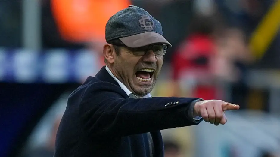 Süper Lig'de olay hoca ayrılığı! Daha 2 ay önce gelmişti, apar topar gönderildi - 4 Süper Lig'de olay hoca ayrılığı! Daha 2 ay önce gelmişti, apar topar gönderildi - 4