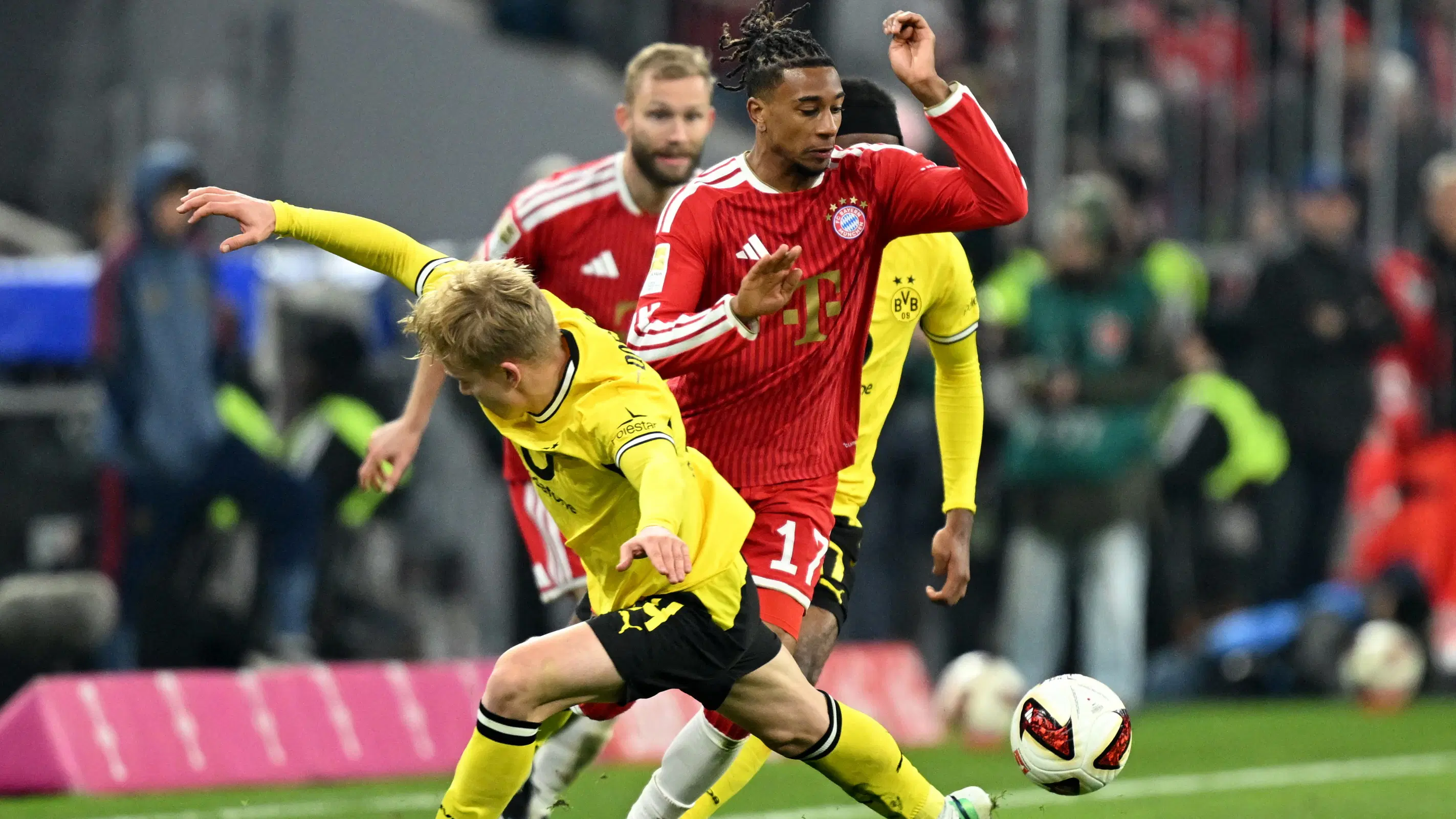 Der Klassiker nefesleri kesti: Borussia Dortmund son dakikalarda 1 puanı kurtardı