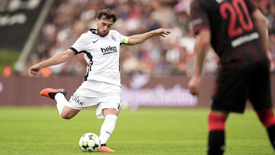 Midtjylland - Beşiktaş maçında Danimarka basınını çıldırtan pozisyon: "Aptalca bir kırmızı kart"  - 3