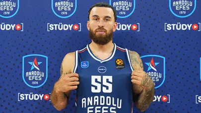 Mike James'in yeni sezon heyecanı: "İyi bir takım kurduk" Mike James'in yeni sezon heyecanı: "İyi bir takım kurduk"