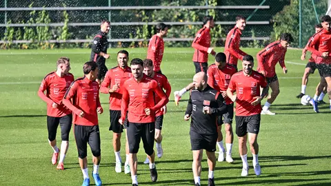 İdmanı yarıda bıraktı: Milli Takım'da İtalya maçı öncesi sakatlık