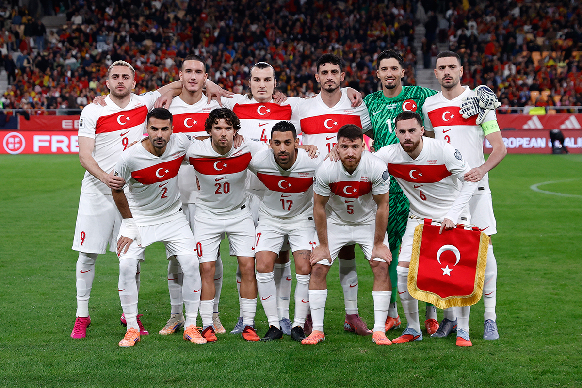 Beşiktaş'tan transferde çifte bomba: Kötü gidişata milli yıldızlarla "Dur" denilecek