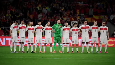 Fenerbahçe tam "Transferi bitirdi" derken son dakika sürprizi: Milli futbolcuya olay teklif, kafası allak bullak oldu