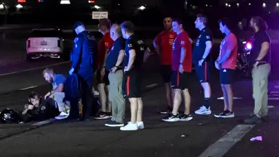 A Milli Takım'ın otobüsünü ABD'de otoyolun ortasında durduran olay, hemen dışarı fırladılar! Polis trafiği kesti A Milli Takım'ın otobüsünü ABD'de otoyolun ortasında durduran olay, hemen dışarı fırladılar! Polis trafiği kesti