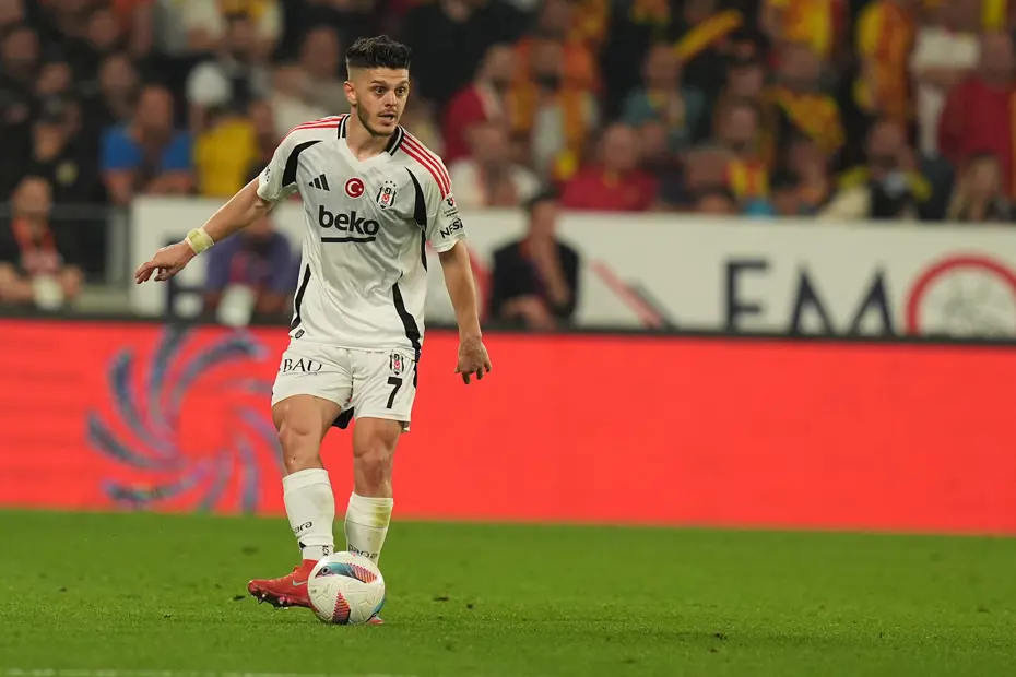 Beşiktaş'ta sürpriz ayrılık yaşanabilir - 5 Beşiktaş'ta sürpriz ayrılık yaşanabilir - 5