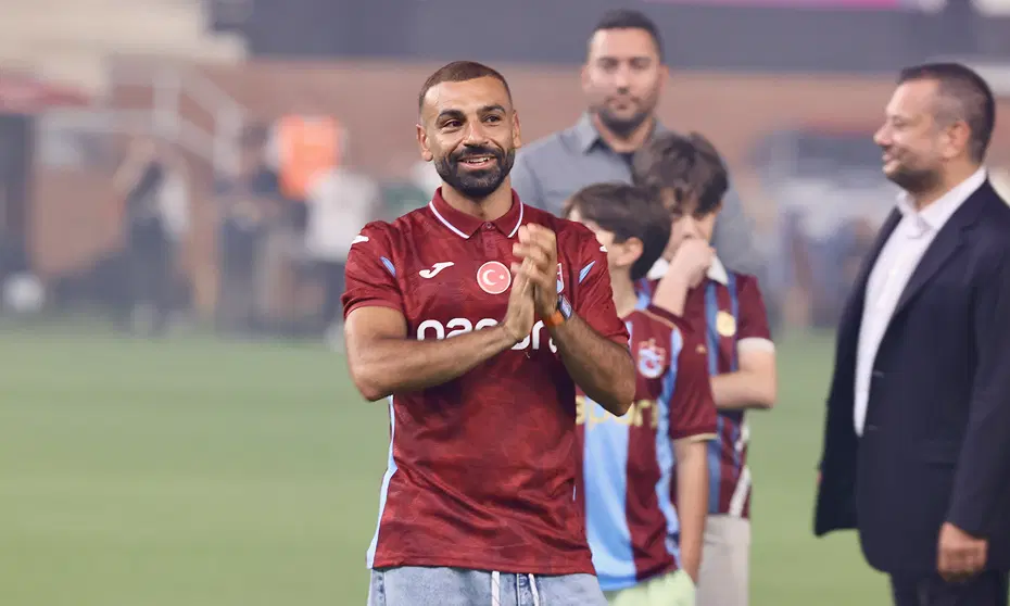 Mohamed Salah çılgınlığı: Binlerce taraftar imza töreni için stadyumda - 2