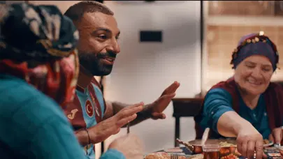 20 milyon kez görüntülenen Salah videosunun perde arkası! Tanıtım filminin yıldızı her şeyi anlattı 20 milyon kez görüntülenen Salah videosunun perde arkası! Tanıtım filminin yıldızı her şeyi anlattı
