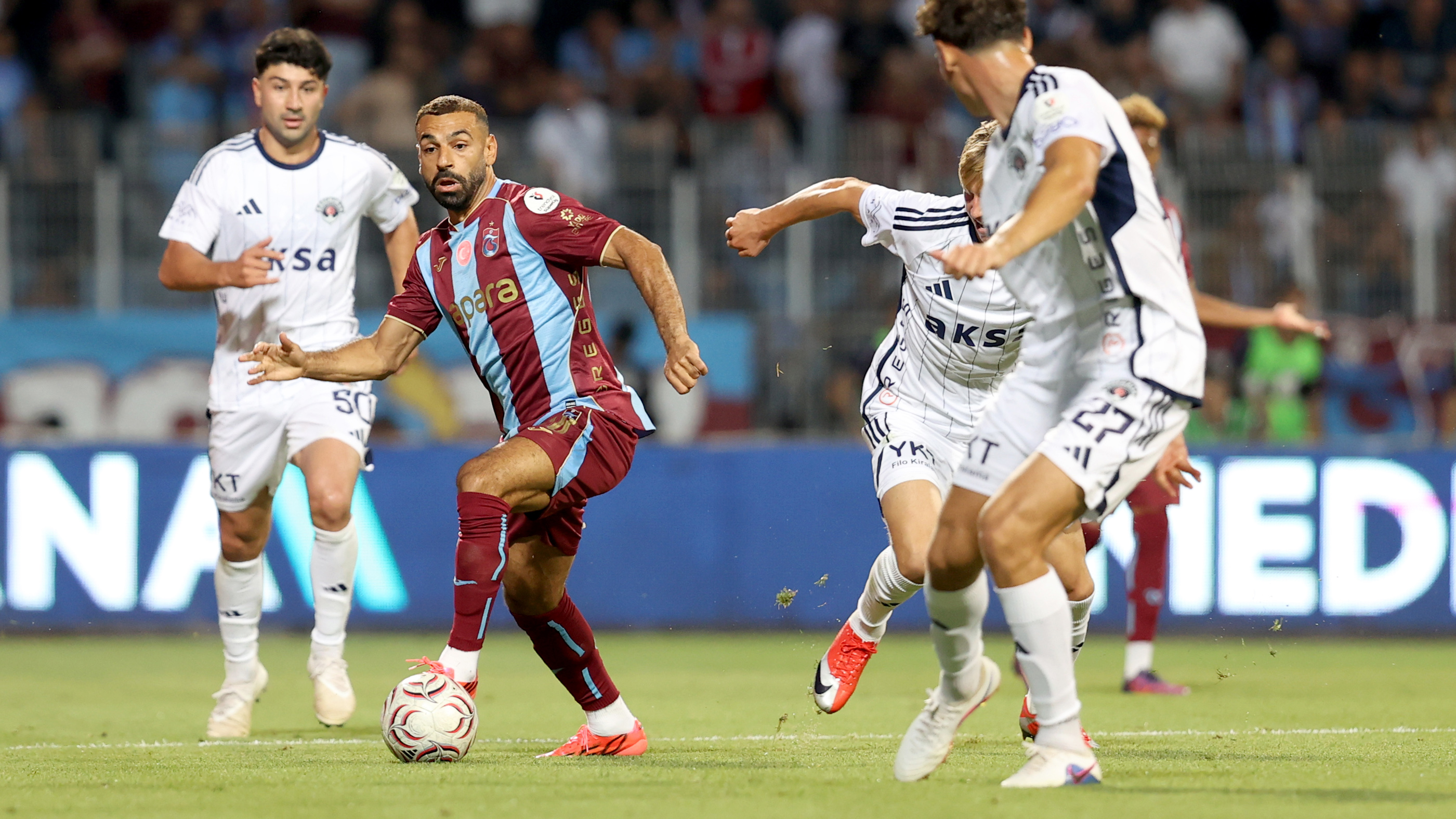 Transfer Şov Menüdeydi, Tadına Doyulmadı (Puanlara): Trabzon ve Salah'tan Açılışa Özel 'Bir Puana Razıyız' Kampanyası!