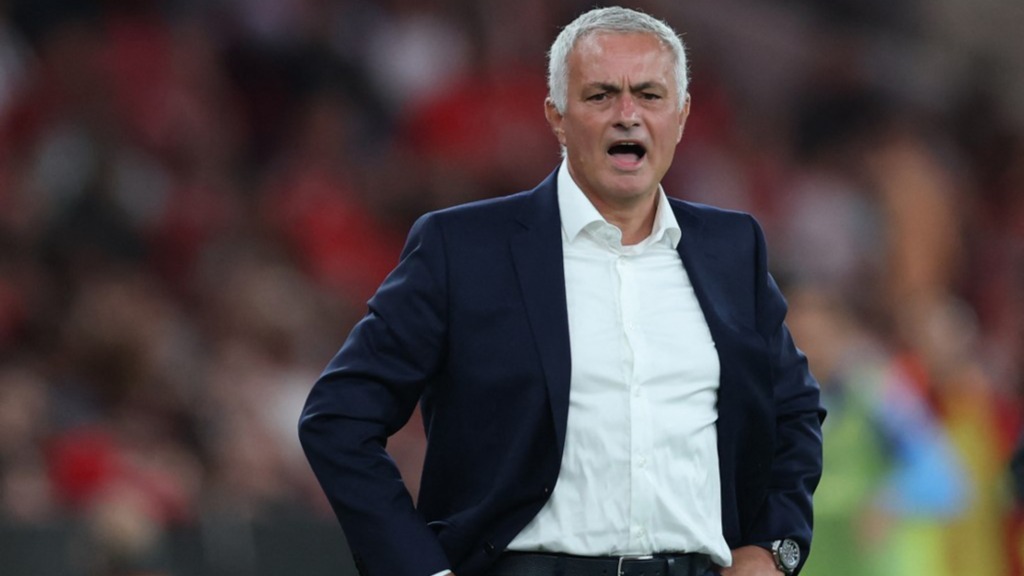 Mourinho'nun Kafa Yakan Gecesi: Son Dakika Golüyle 'Özel Olan' Başkana Gitti, Taraftarın Sabrı Taştı!