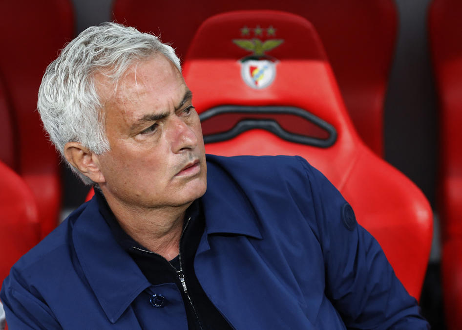 Jose Mourinho imza atmadan Galatasaray'a anılan yıldızın ismini çizdi