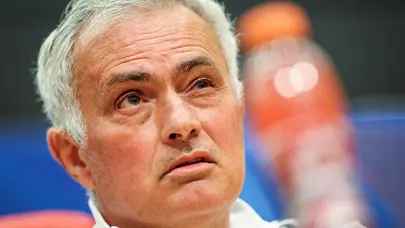 Mourinho yine rahat durmadı! Basın toplantısında Fenerbahçelileri kızdıran sözler