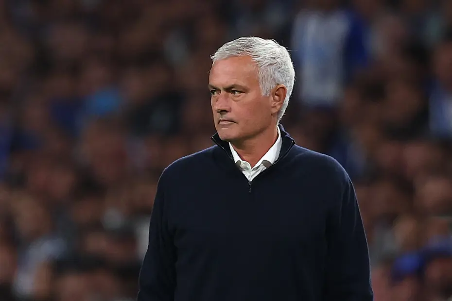 Mourinho, Porto-Benfica derbisi sonrası gündeme oturdu: 10 maçlık listenin yarısı Fenerbahçe - 3 Mourinho, Porto-Benfica derbisi sonrası gündeme oturdu: 10 maçlık listenin yarısı Fenerbahçe - 3