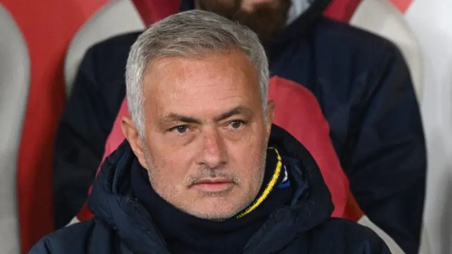 Fenerbahçe dönemi Mourinho'nun başını fena yaktı: Olay anlaşma sonrası bombardıman, Portekiz çalkalanıyor - 2