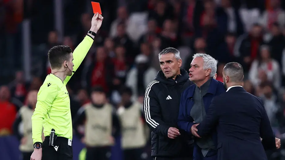 Mourinho'yu Porto maçında sinir krizine sokan kelime: Fenerbahçe'yi de işin içine katıp kıyameti koparttı - 2