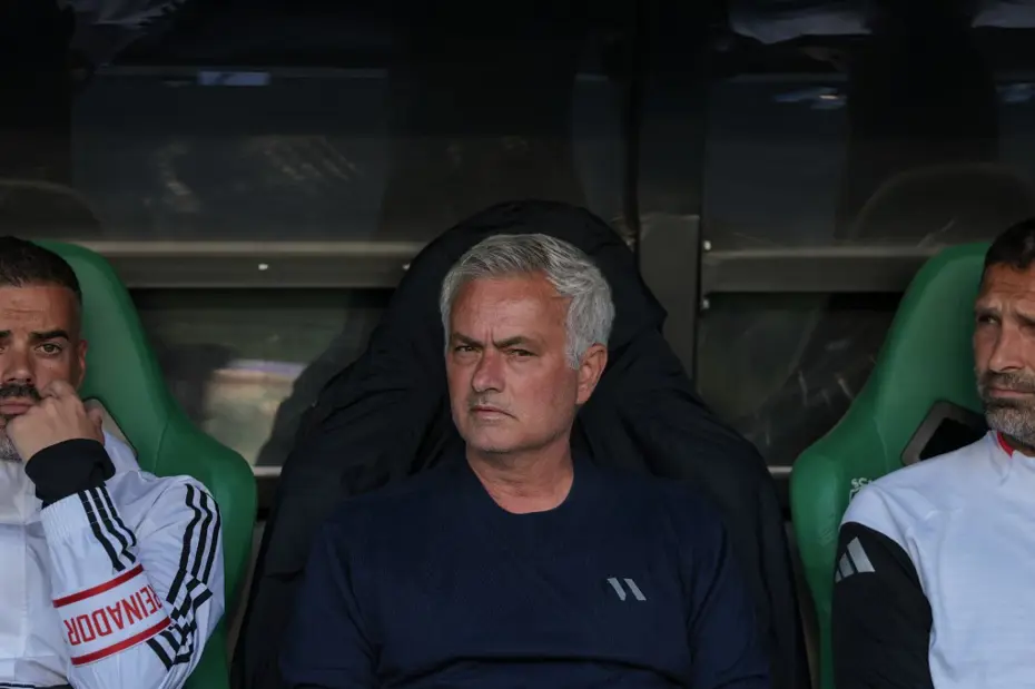 90+3'te Rafa Silva kıyameti kopardı, Mourinho maç biter bitmez şaşırtmadı! Hareketi viral oldu - 2